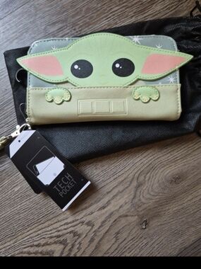 Green Baby Yoda  Tech Pocket Wallet - NWT